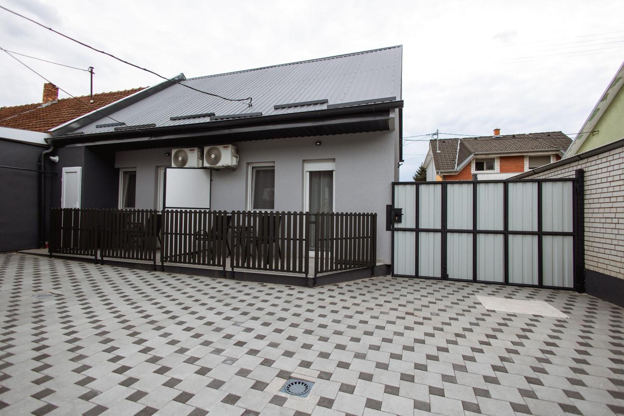 Cozy Studio Apartment In Osijek - Self Check In Exterior photo