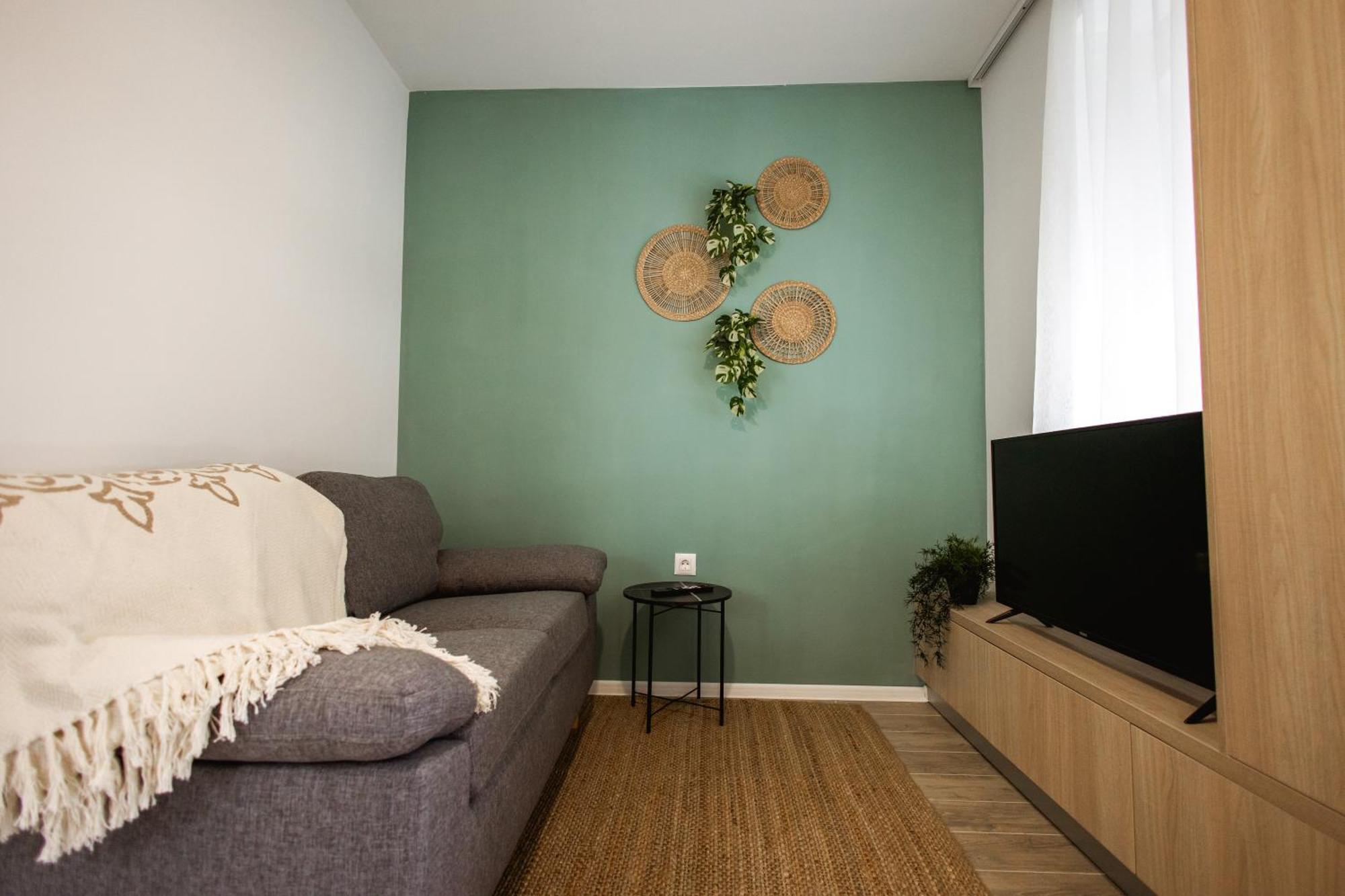 Cozy Studio Apartment In Osijek - Self Check In Exterior photo